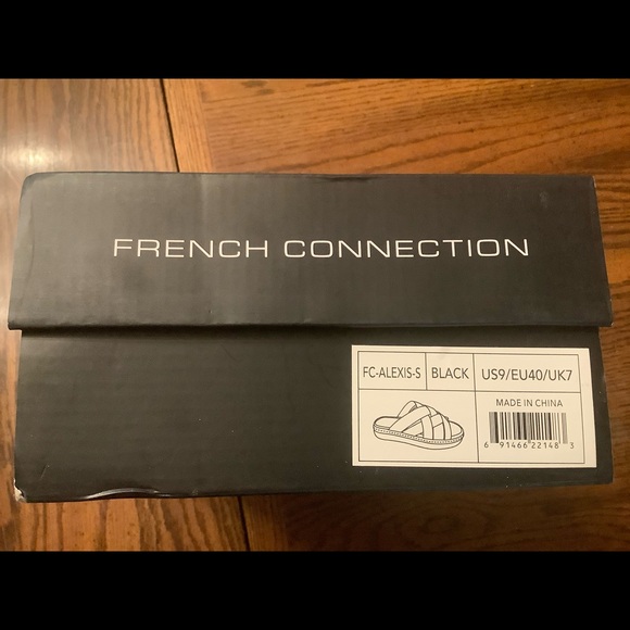 NWB women’s sandals - Picture 3 of 3